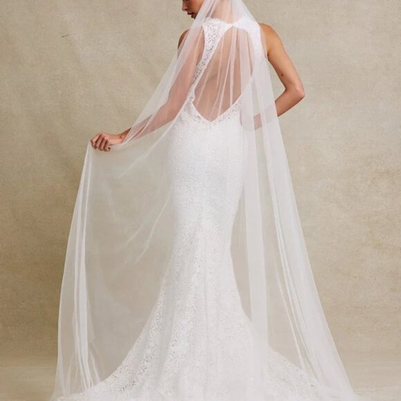 New long off white wedding dress.Veil included, bridal gown.Church Destination - Picture 5 of 8